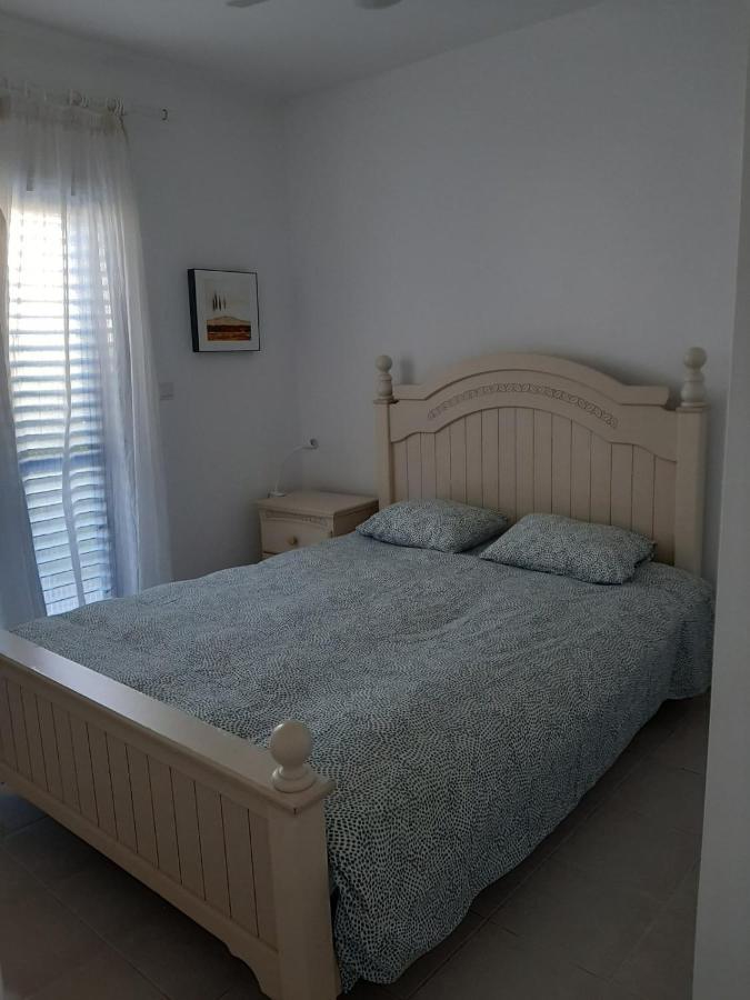 Zom Holiday Apartment Пафос Екстериор снимка