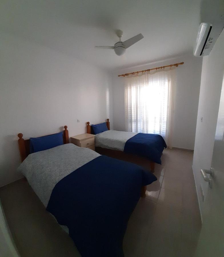 Zom Holiday Apartment Пафос Екстериор снимка