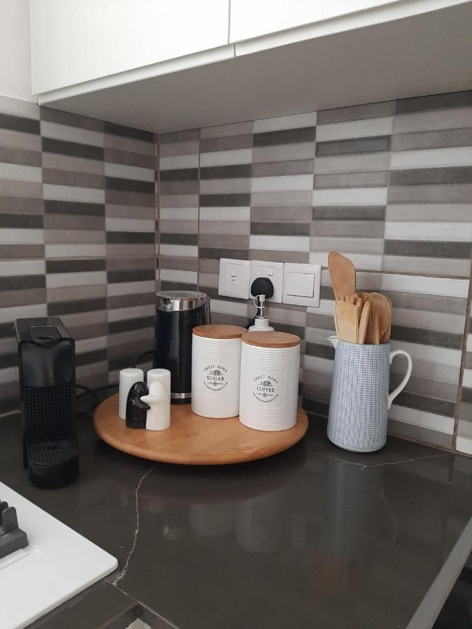 Zom Holiday Apartment Пафос Екстериор снимка